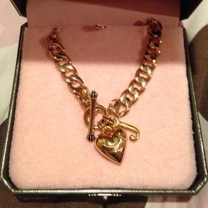 JUICY COUTURE GOLD HEART NECKLACE