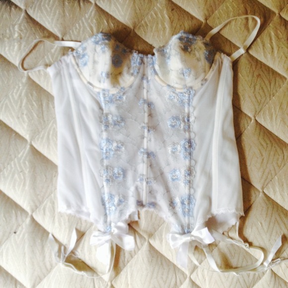 Fredericks corset white lace flowers