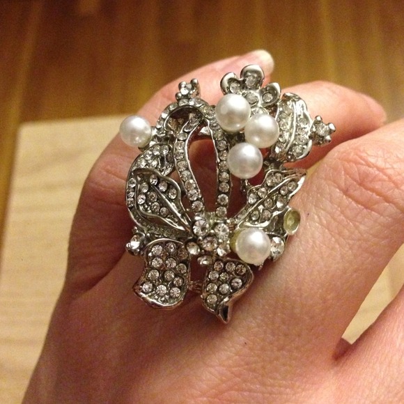 💐HP 5/2/14💐Statement Ring - Picture 2 of 4