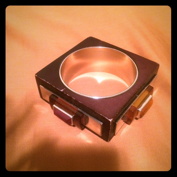 💥HP💥Pink Resin and Wood Bangle - Picture 1 of 3