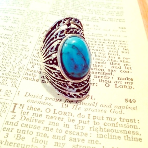 Jewelry - Faux Turquoise Ring