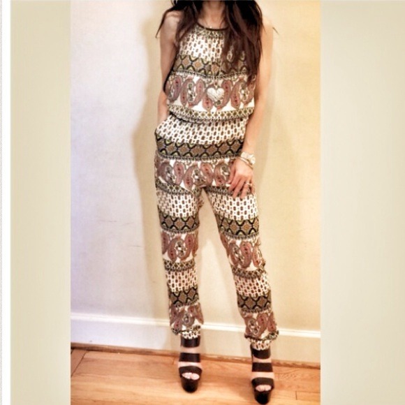 Stunning jumpsuit!! BLOW OUT SALE only 2 left - Picture 2 of 4