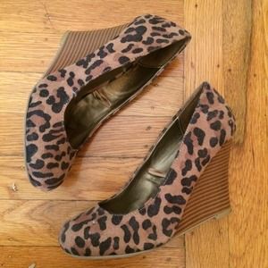 Leopard wedges