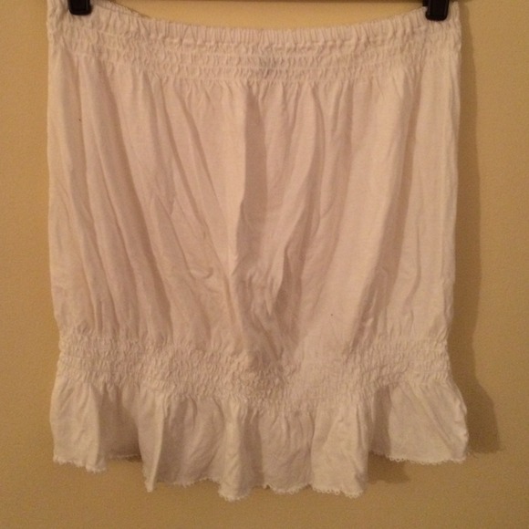 ❌SOLD❌ cinched accent white tube top - Picture 2 of 4