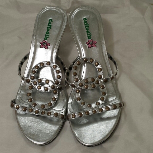 Daffodils silver wedge sandals