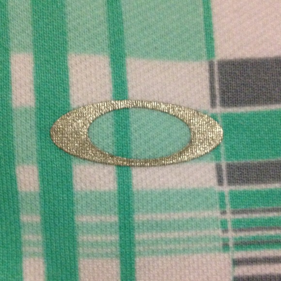 Women's Oakley's Zip Up