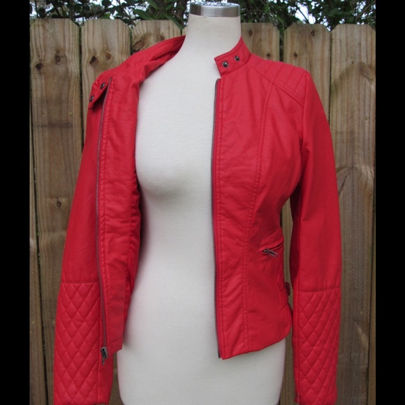 Gorgeous vegan leather jacket! - Picture 4 of 4