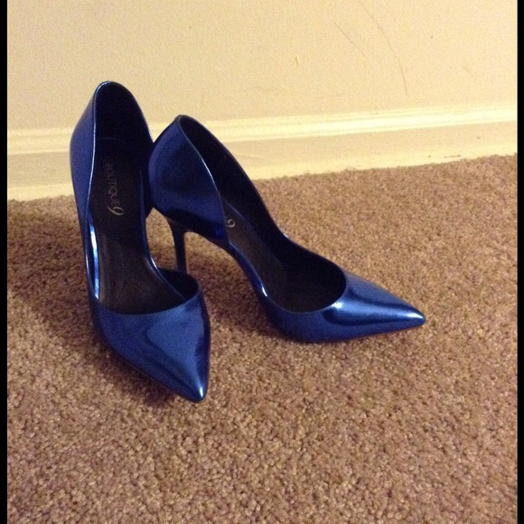 Boutique 9 blue pumps