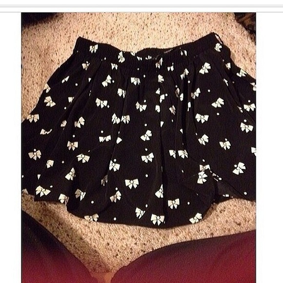 Bow skater skirt