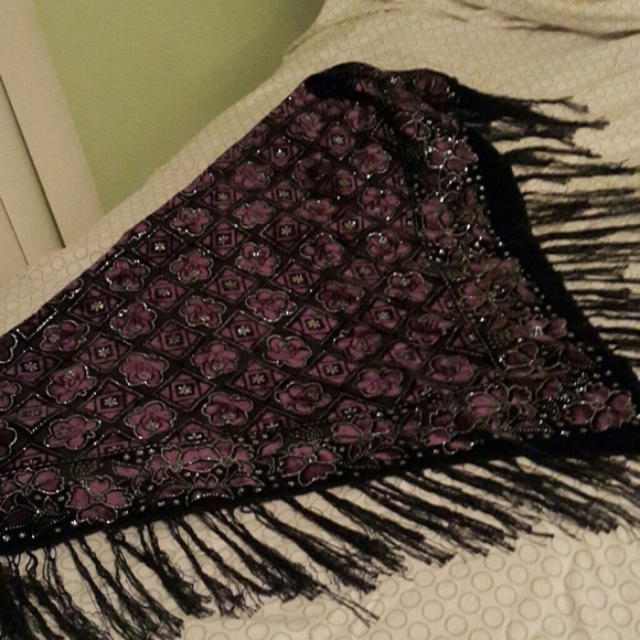 Shoulder scarf 💲offers welcomed😊😊😊