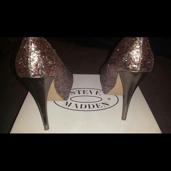 Glittery pumps wore a few times - Picture 3 of 4