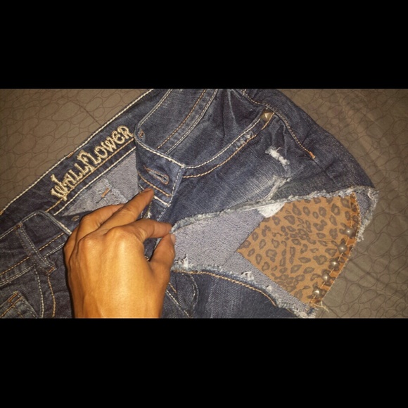 Cute leopard/denim nwot shorts - Picture 2 of 4