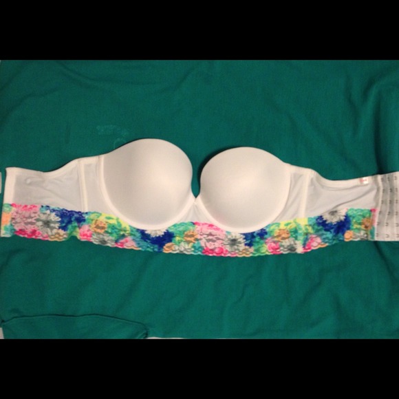 🎉New Victorias Secret Pink Strapless Bra 🎉