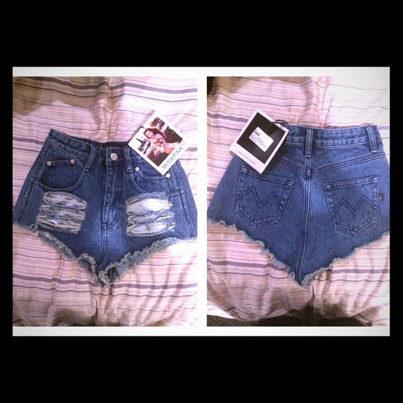 Mink pink slasher shorts . Size : XXS BNWT - Picture 1 of 2