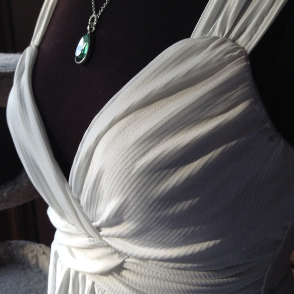 4X HOST PICK! Lightweight lacy white summer top XS - Picture 2 of 4