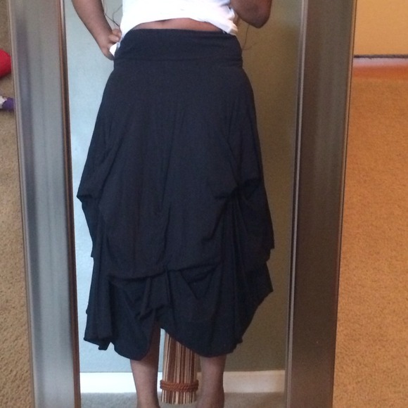 💥SOLD💥 Very flirty bubbled skirt!