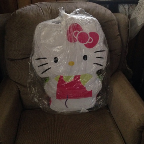 SOLD Hello kitty piñata
