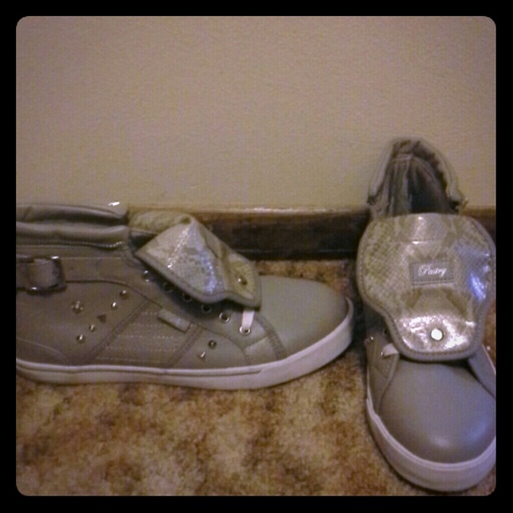 ****HOLD FOR @GAHGAH** Pastry urban wear gym shoes