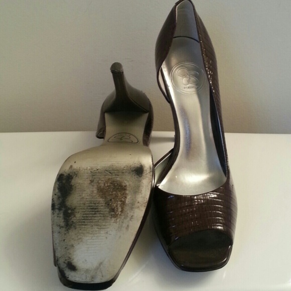 Peep Toe Pumps - Picture 2 of 4