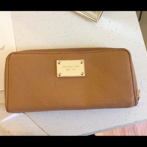 Bundle: Michael Kors zip wallet/ Vogue sunglasses