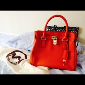 Michael kors purse