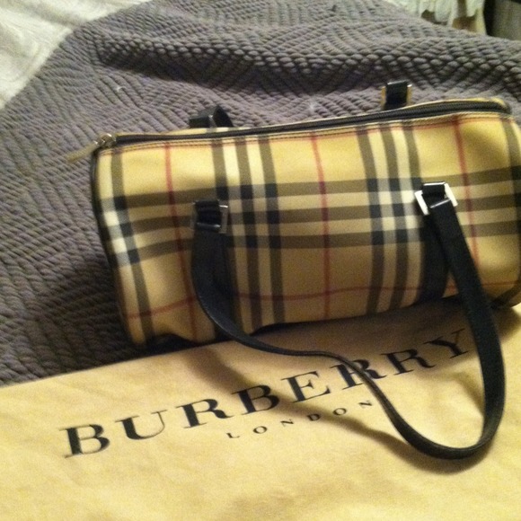 Burberry barrel handbag