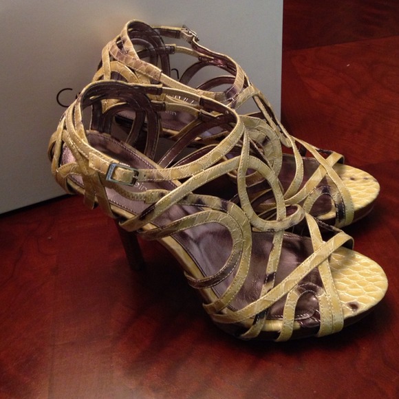 Calvin Klein Boa-  Patent leather! High Heels. - Picture 3 of 4