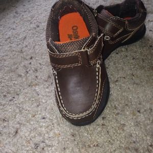Bundle of 2 toddler shoes