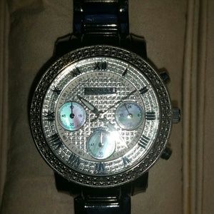 LIKE NEW Akribos XXVI  blinged out bezel watch