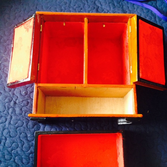 SOLD - Picture 3 of 4