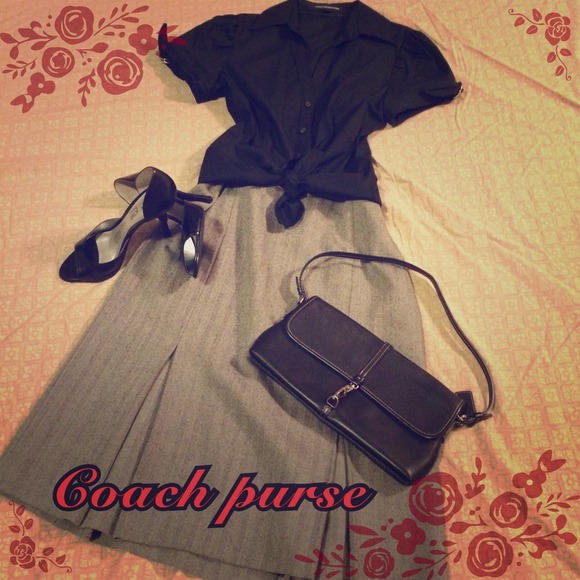 💯Authentic Coach "Hampton" shoulder purse! 👜💖