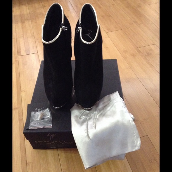 Giuseppe Zanotti Eva black suede size 41