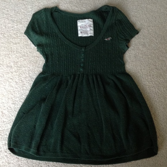 Green Hollister knit top