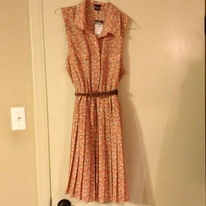 ON HOLD-Cute spring/summer peach floral dress/belt