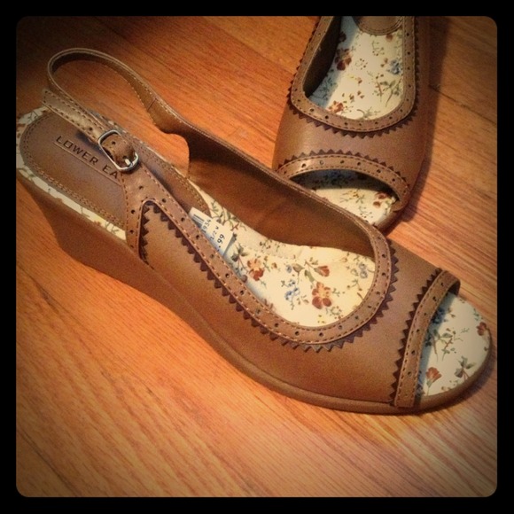Tan and brown slingback peeptoe wedges 9.5 WIDE