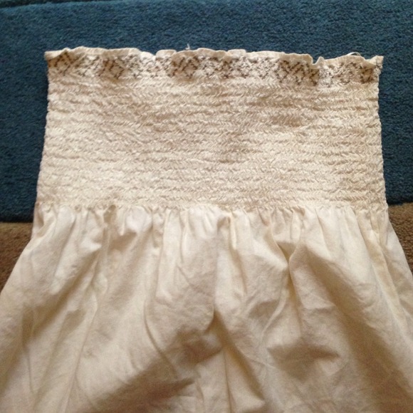 White strapless blouse - Picture 2 of 3