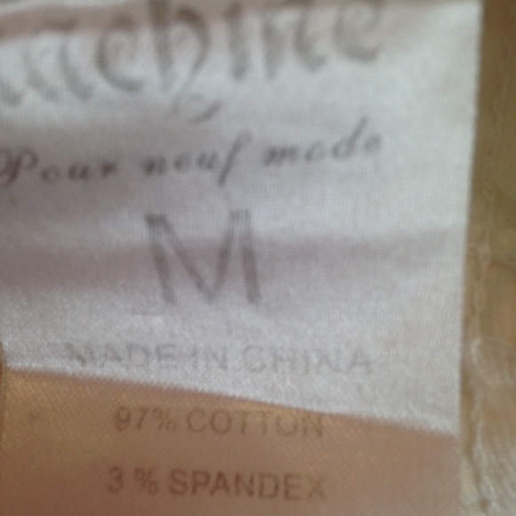 New distressed white denim shorts - Picture 3 of 3