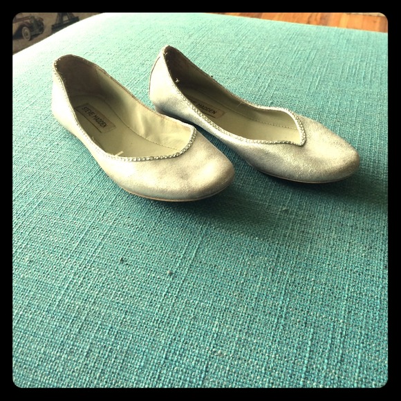 Steve Madden silver flats with rhinestones - Picture 1 of 4