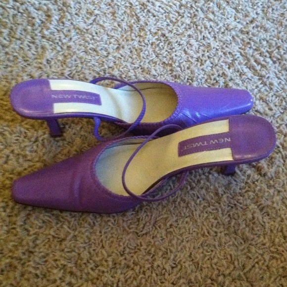 Heels - Picture 2 of 3