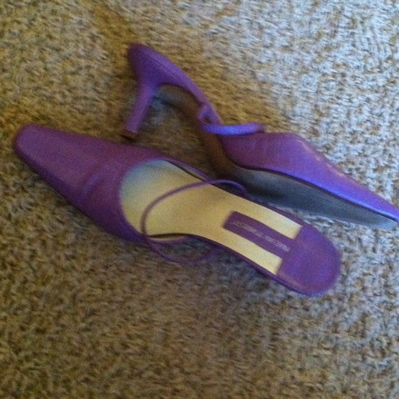 Heels - Picture 3 of 3