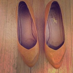 Final sale!! Anthropologie Saffron Pumps