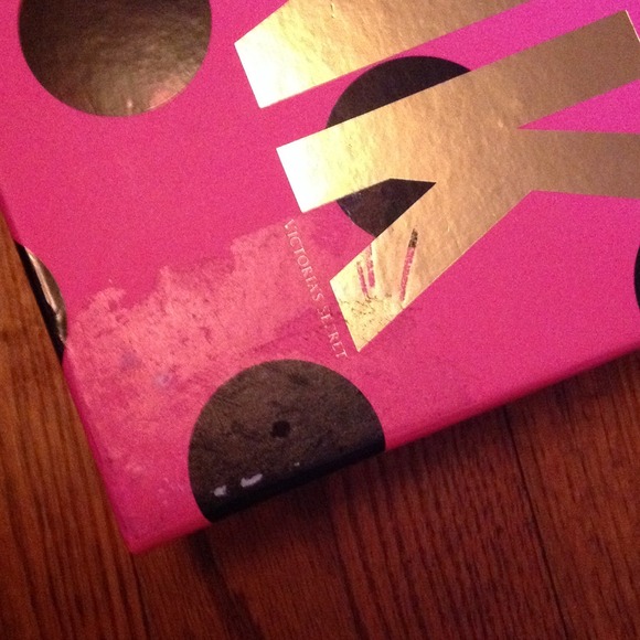 SOLD Two love pink storage boxes - Picture 2 of 2