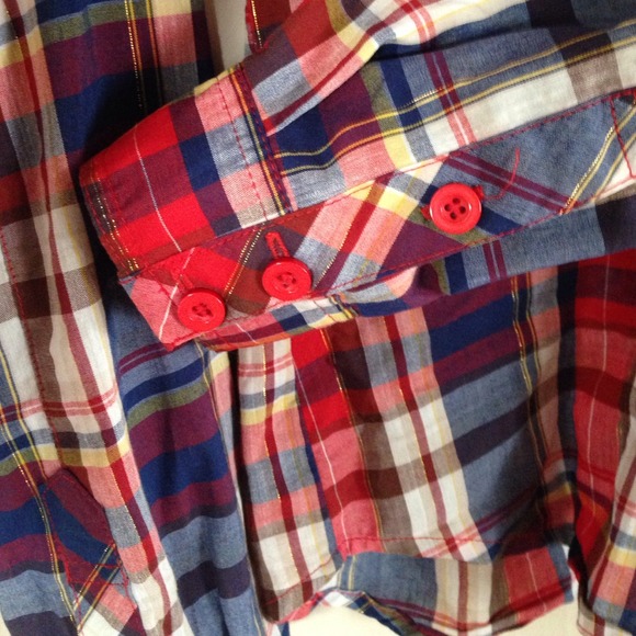 🌸 Button-up Blouse 🌸 - Picture 3 of 4