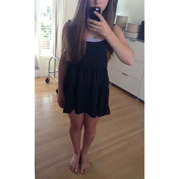 BRANDY MELVILLE BACKLESS DRESS