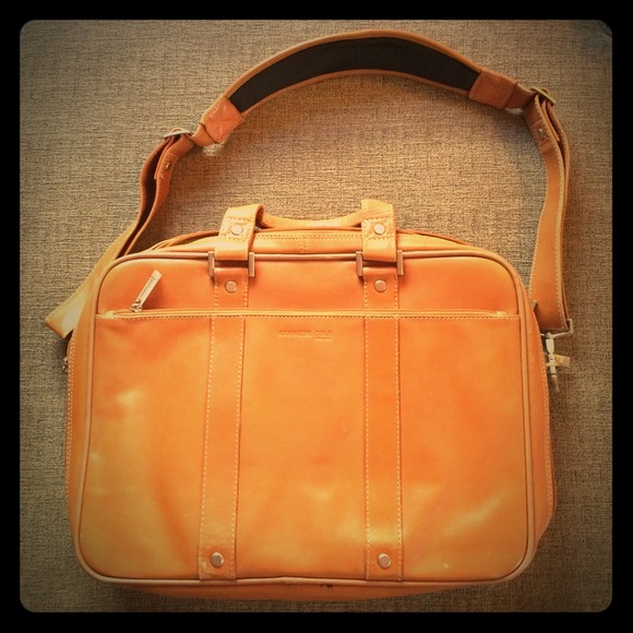 Kenneth Cole Handbags - Kenneth Cole leather Laptop bag