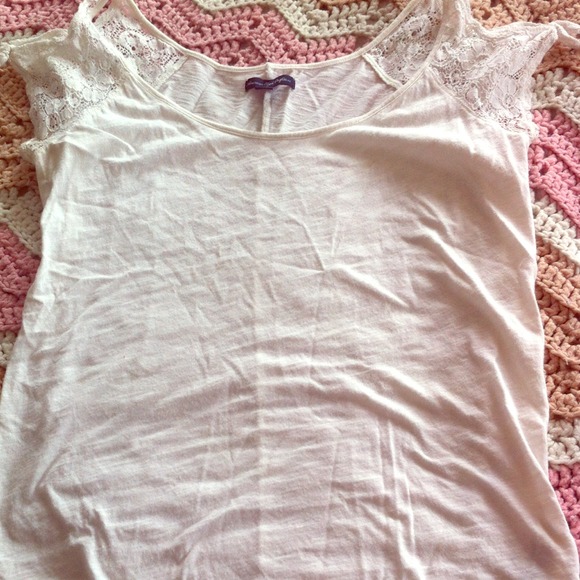 X-Small, cream,cut shoulder top.Cute.Worn 3 times. - Picture 1 of 4