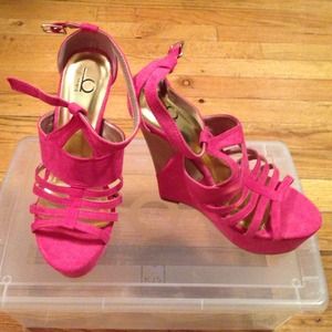 🎉🎉Hot Pink Wedges🎉🎉 SUMMER TIME 🌇
