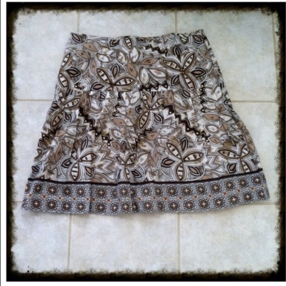 🎉🎉SOLD🎉🎉🌸🌸Unique Cotton Skirt 🌸🌸 - Picture 2 of 4