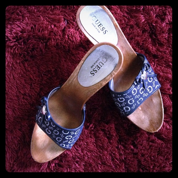 Beautiful Guess clogs navy blue and silver. Size8