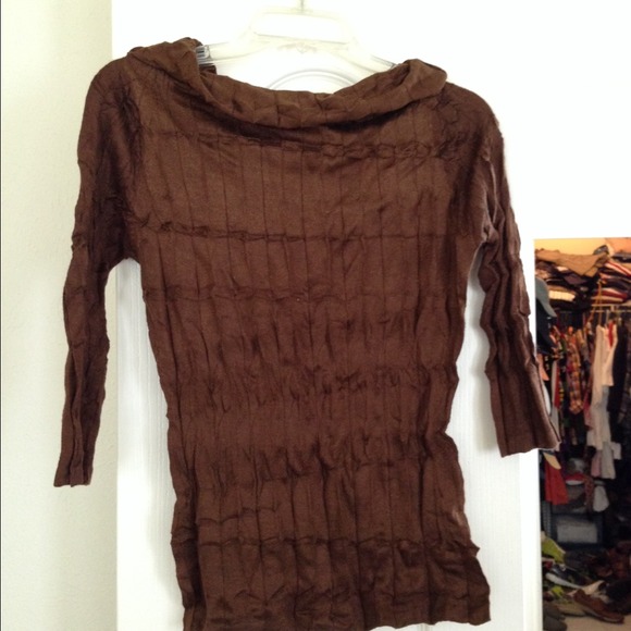 Brown sweater - Picture 1 of 2